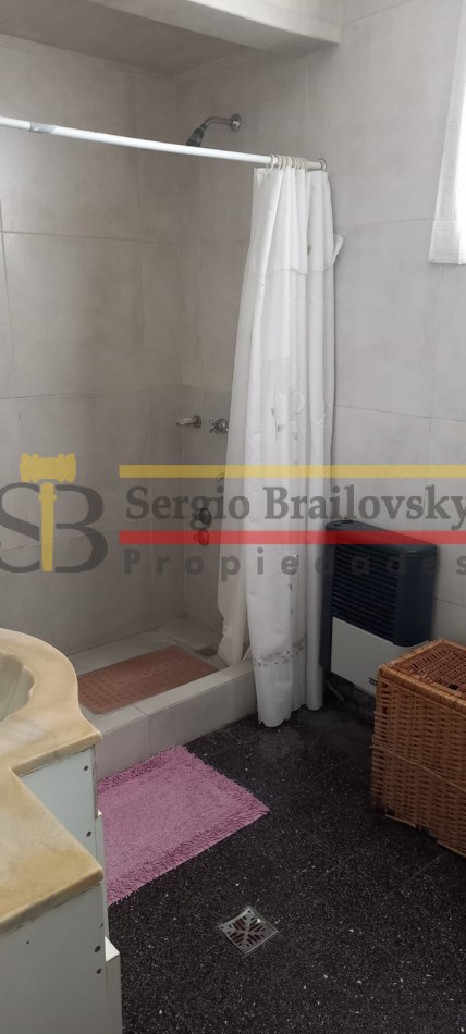 SE VENDE CASA 6 AMBIENTES EN MADARIAGA