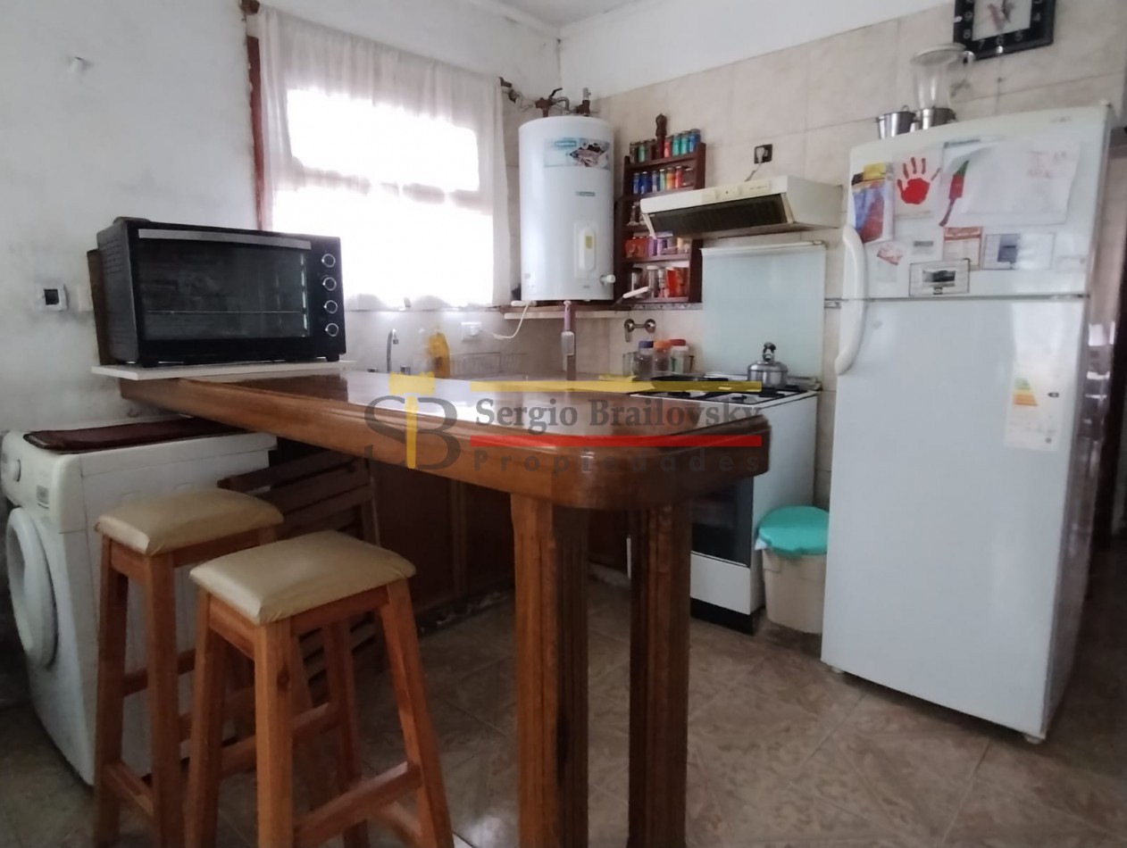 Casa con galpon en Ostende. Ubicado en esquina estrategica de la ciudad