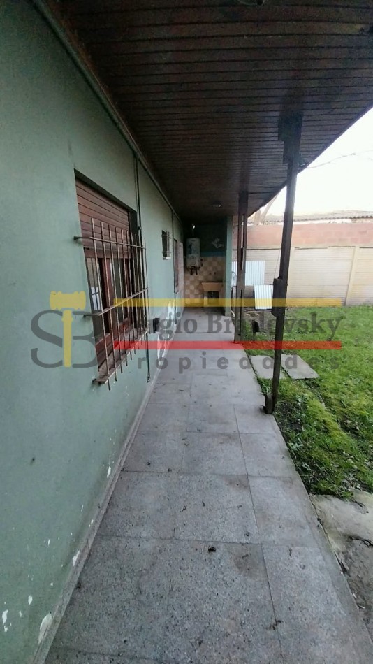 SE VENDE CASA DE 3 AMBIENTES EN MADARIAGA- APTA CREDITO!
