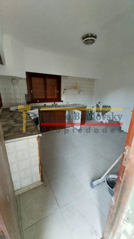 SE VENDE CASA DE 3 AMBIENTES EN MADARIAGA- APTA CREDITO!