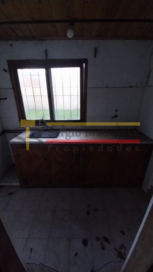 SE VENDE CASA DE 3 AMBIENTES EN MADARIAGA- APTA CREDITO!