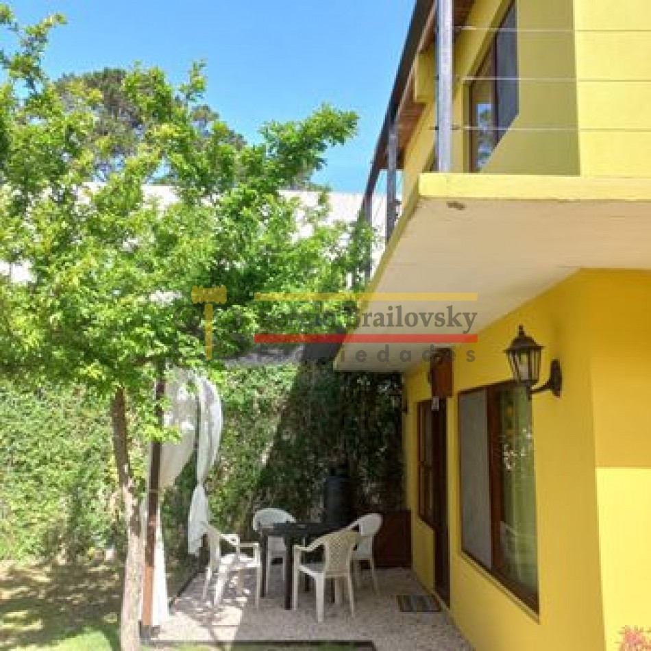 SE VENDE COMPLEJO DE CUATRO CABAÑAS EN MAR AZUL