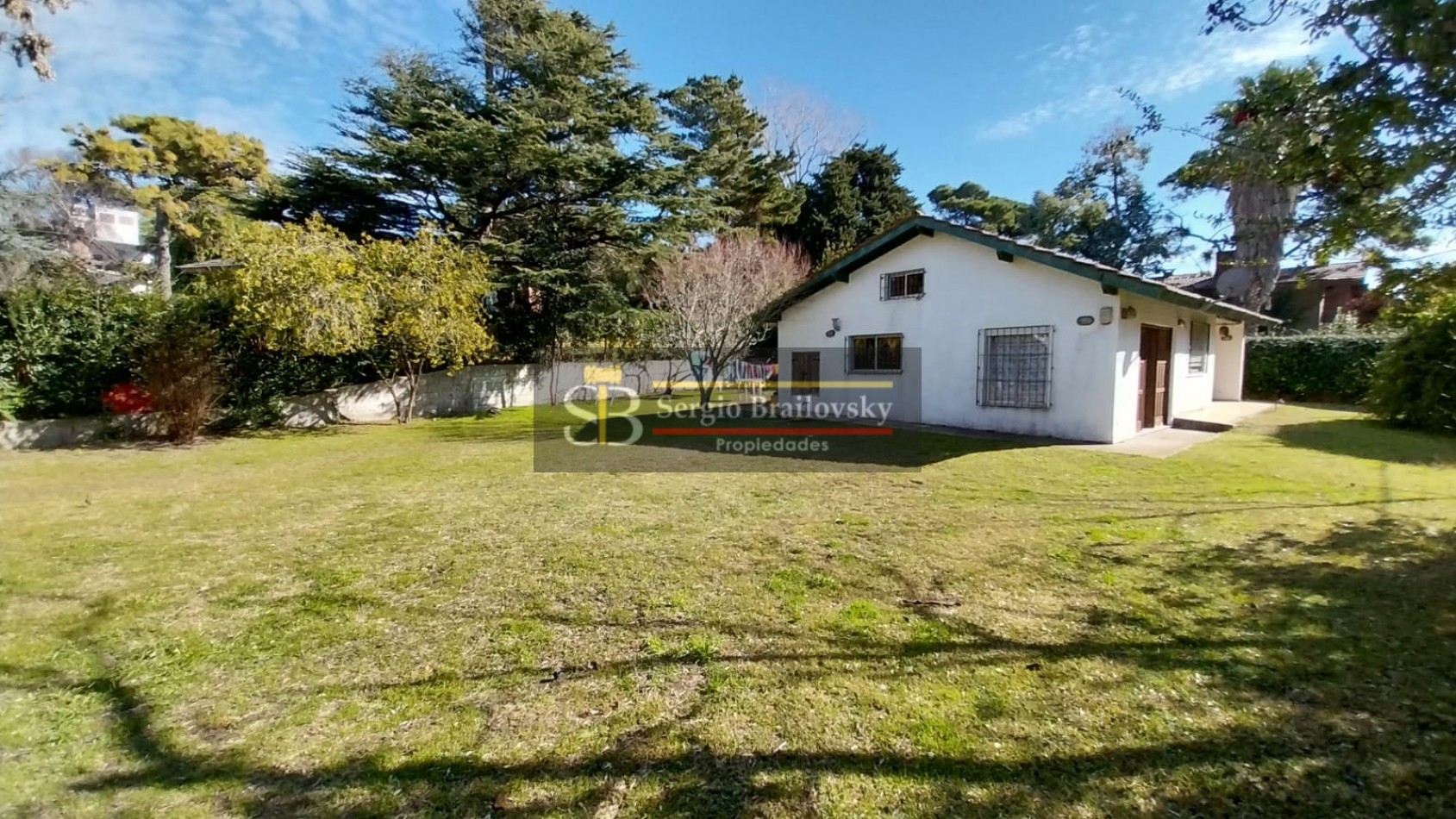 ALQUILER ANUAL- CASA DE 3 AMBIENTES MAS DEPARTAMENTO DE 1AMBIENTE EN ZONA SUR DE VILLA GESELL