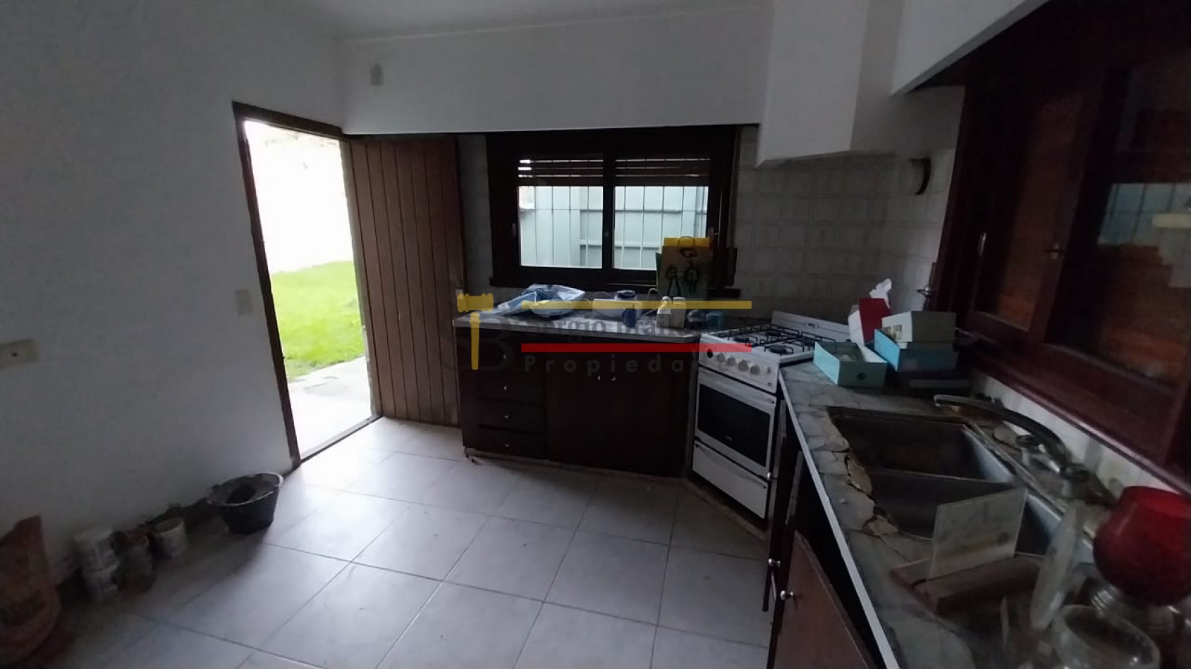 SE VENDE CASA DE 3 AMBIENTES EN MADARIAGA- APTA CREDITO!