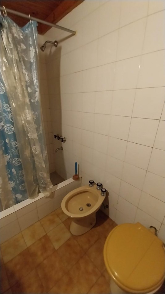 ALQUILER ANUAL- CASA DE 3 AMBIENTES ZONA SUR DE VILLA GESELL