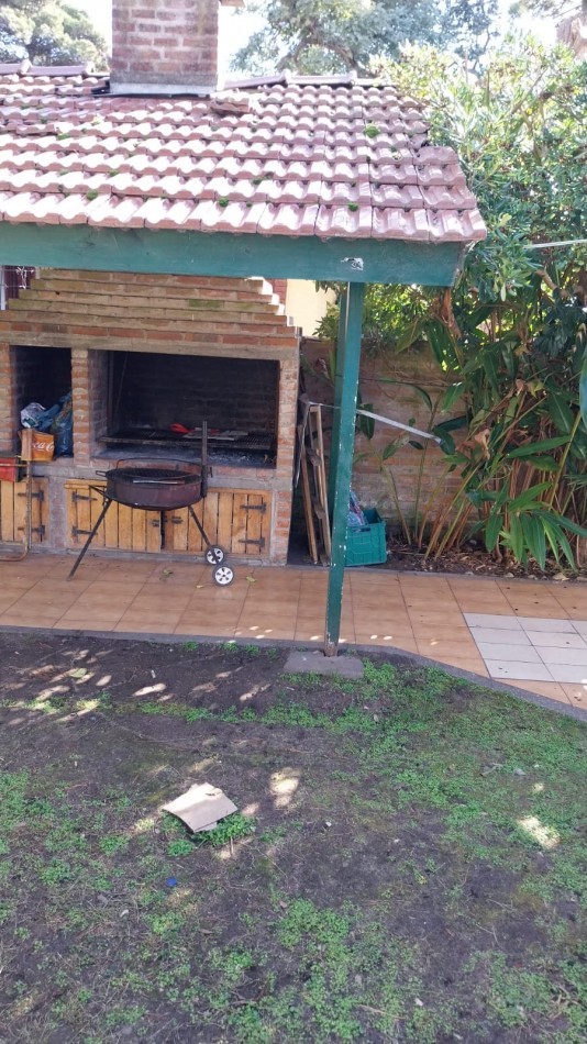 ALQUILER ANUAL- CASA DE 3 AMBIENTES ZONA SUR DE VILLA GESELL