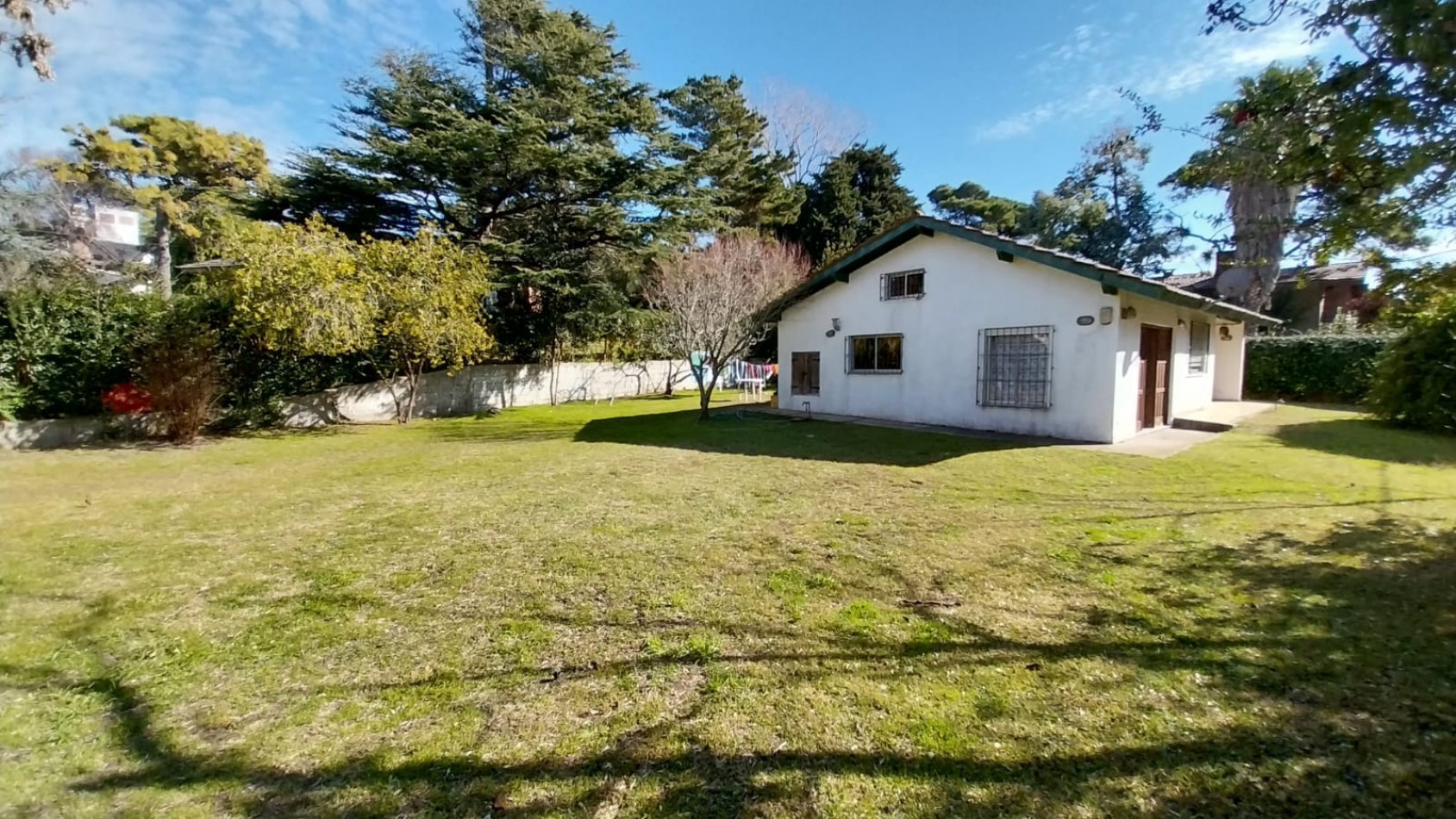 ALQUILER ANUAL- CASA DE 3 AMBIENTES ZONA SUR DE VILLA GESELL