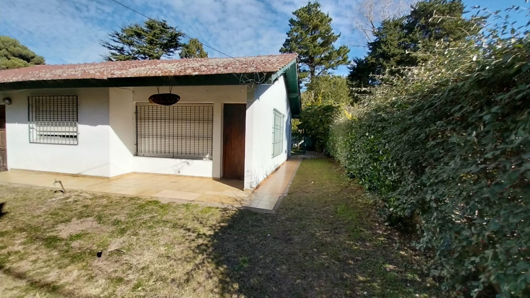 ALQUILER ANUAL- CASA DE 3 AMBIENTES ZONA SUR DE VILLA GESELL