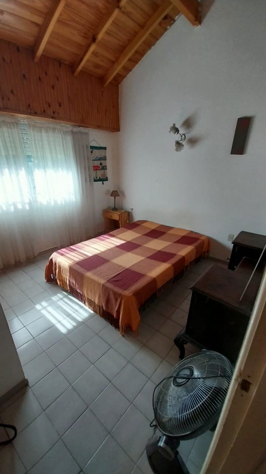 ALQUILER ANUAL- CASA DE 3 AMBIENTES ZONA SUR DE VILLA GESELL