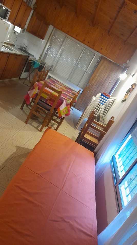 ALQUILER ANUAL- CASA DE 3 AMBIENTES ZONA SUR DE VILLA GESELL