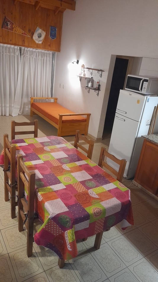 ALQUILER ANUAL- CASA DE 3 AMBIENTES ZONA SUR DE VILLA GESELL