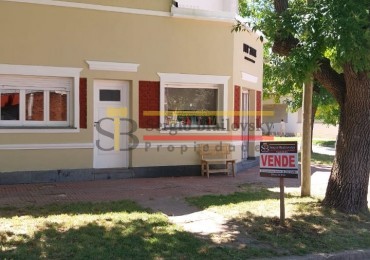 Se Vende Casa de dos plantas mas local comercial en Gral. Madariaga