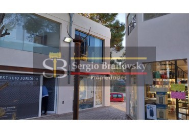 SE VENDE  LOCAL COMERCIAL EN OSTENDE 